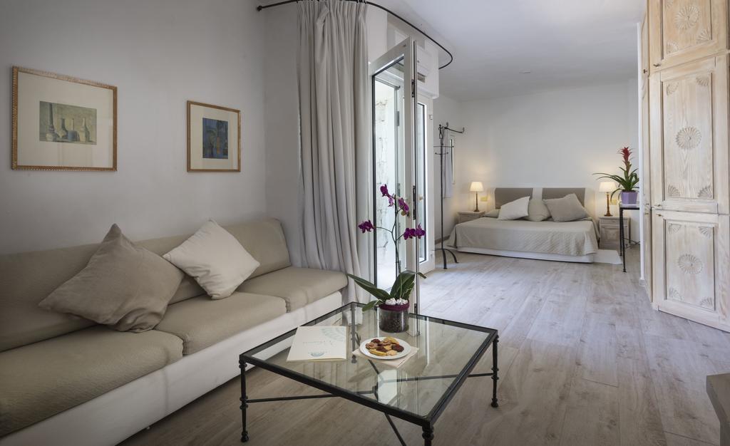 Junior Suite with Garden View