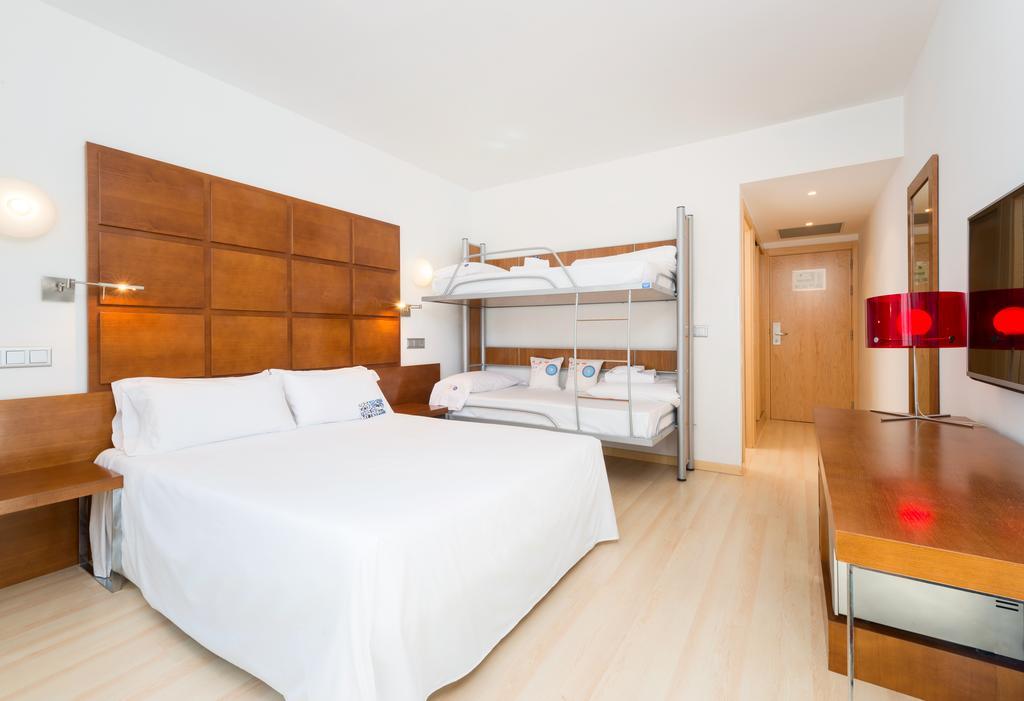 Chambre Familiale (2 Adultes et 2 Enfants)