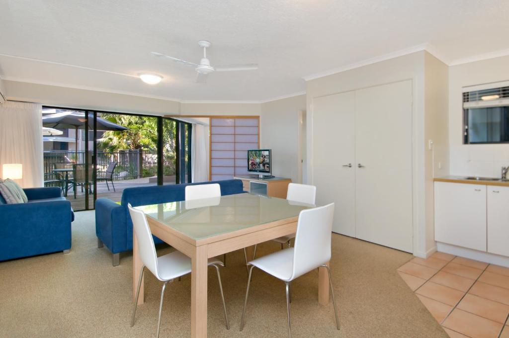 One-Bedroom Apartment with Balcony