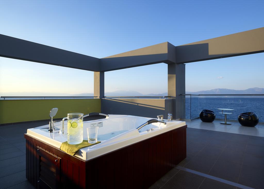 Deluxe King Suite