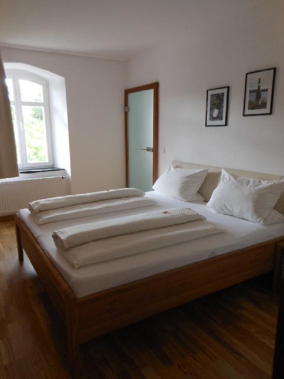 Suite mit 1 Schlafzimmer mit Queensize-Bett und Schlafsofa.