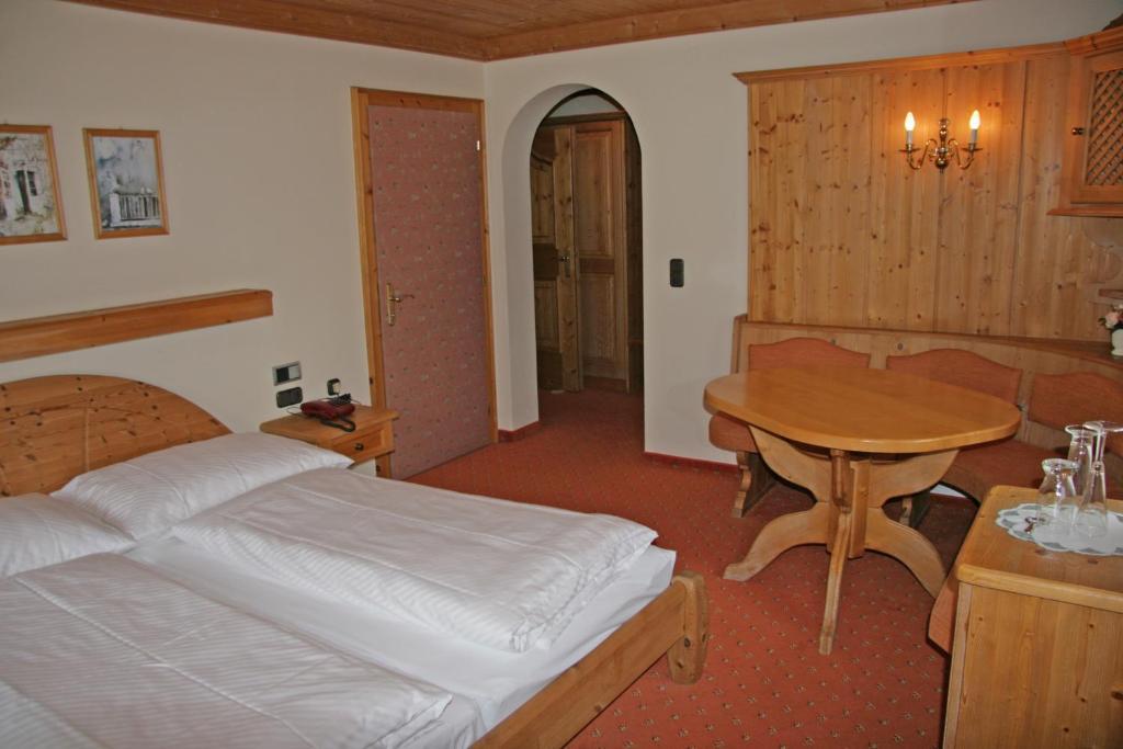 Familienzimmer (2 Erwachsene + 2 Kinder)