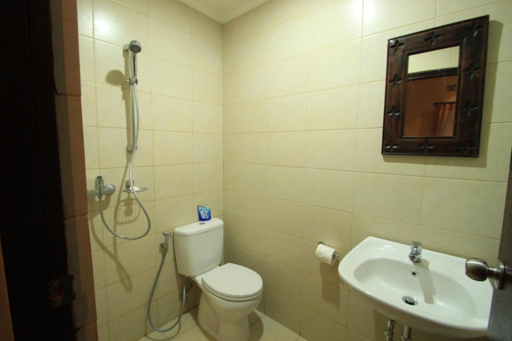 Budget Double or Twin Room,52335119:JPEG