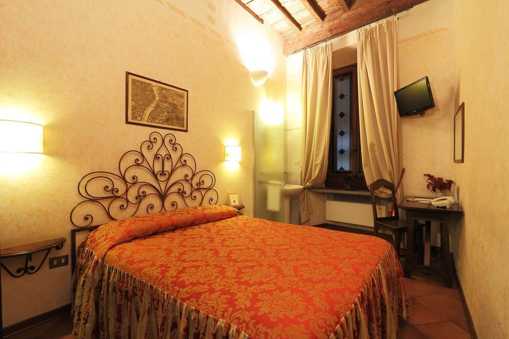 Small Double Room with Private External Bathroom,1217607187:JPEG