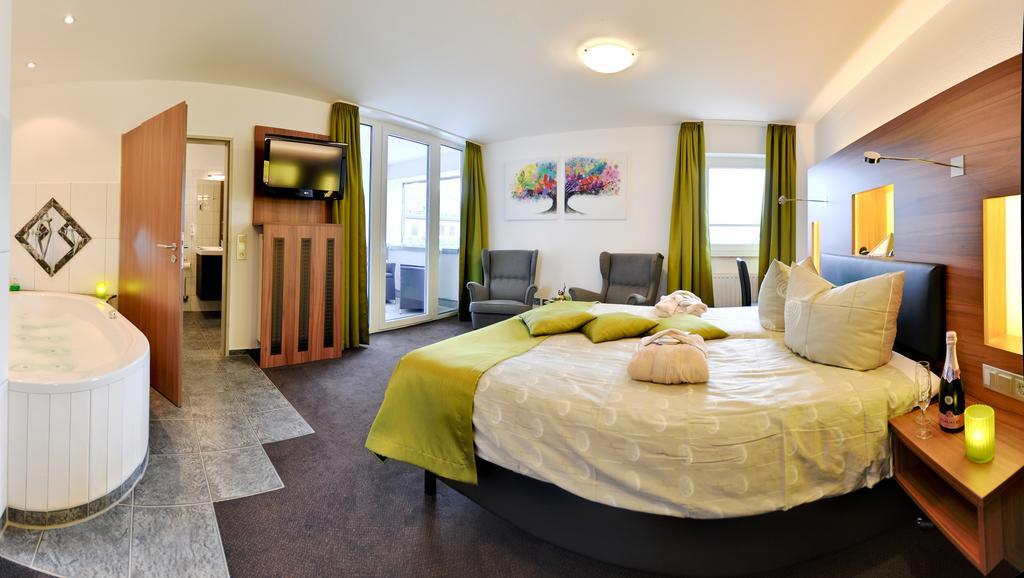 Wellness Suite with Balcony