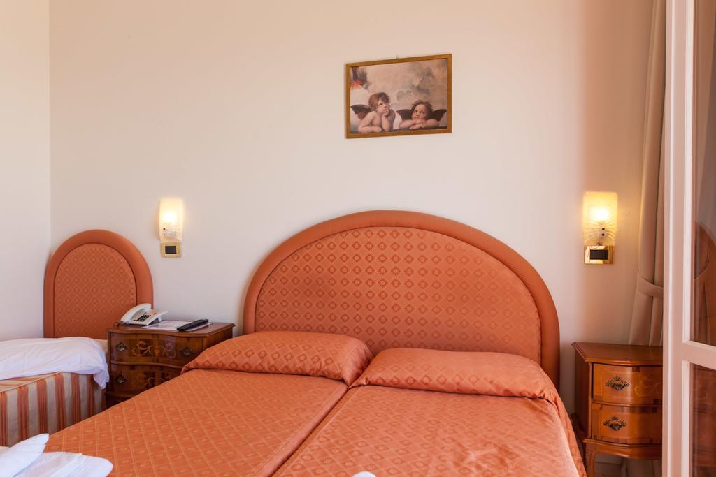 2 Zimmer mit Verbindungstür