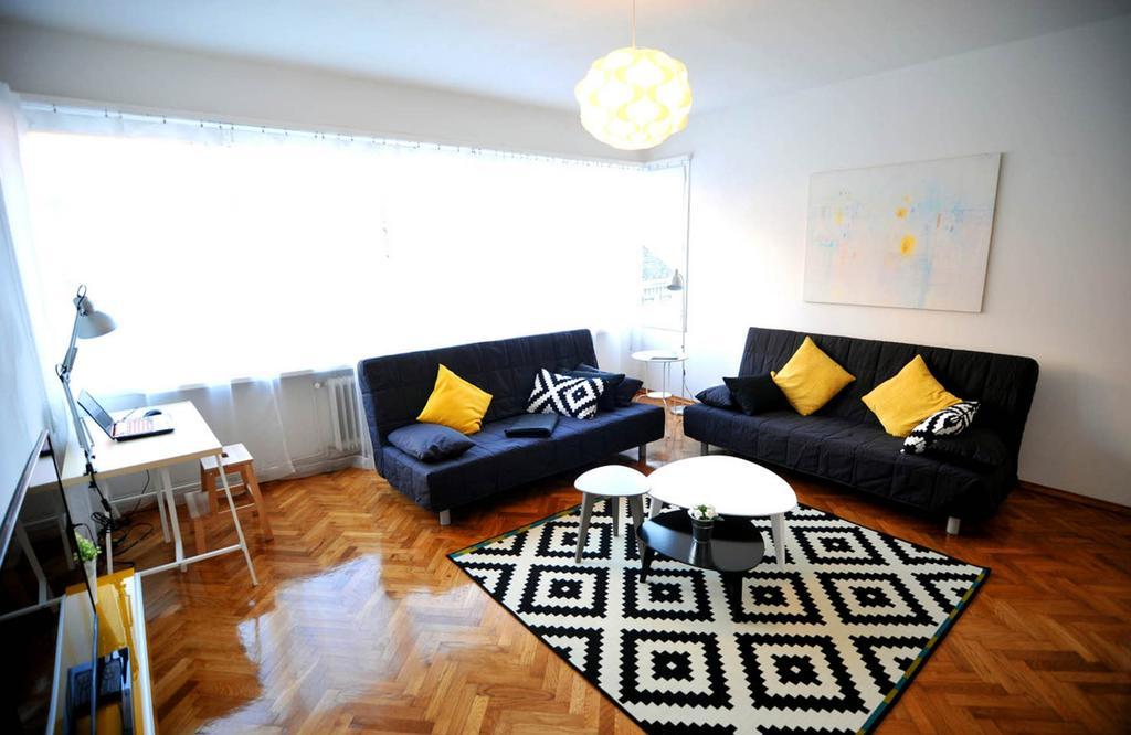Large Double Room,389561010:JPEG