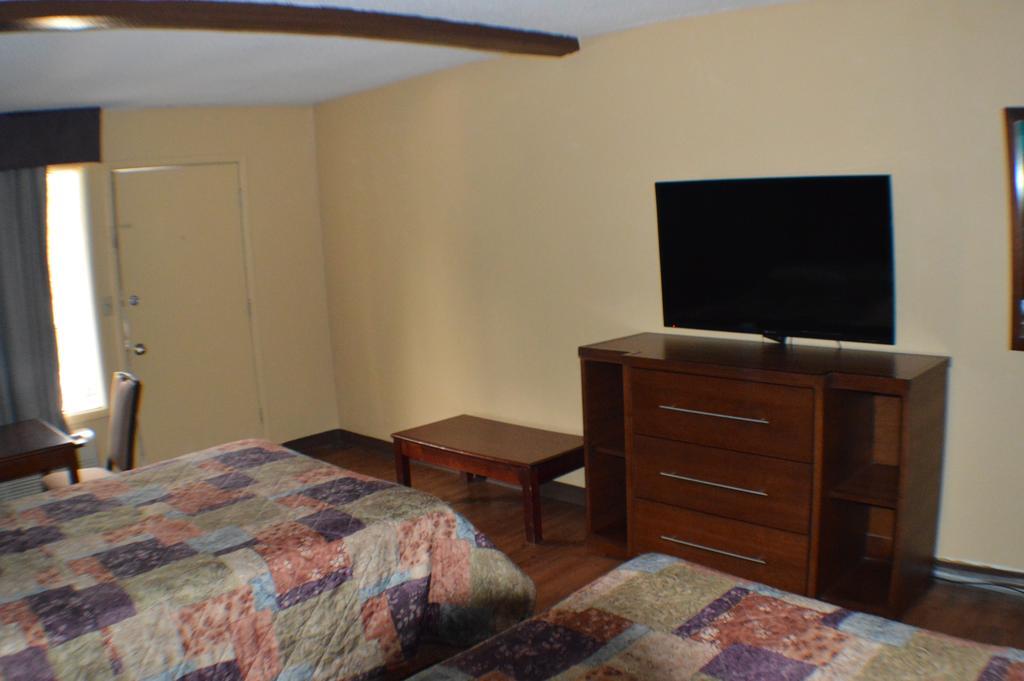 Double Room with Two Double Beds - Smoking