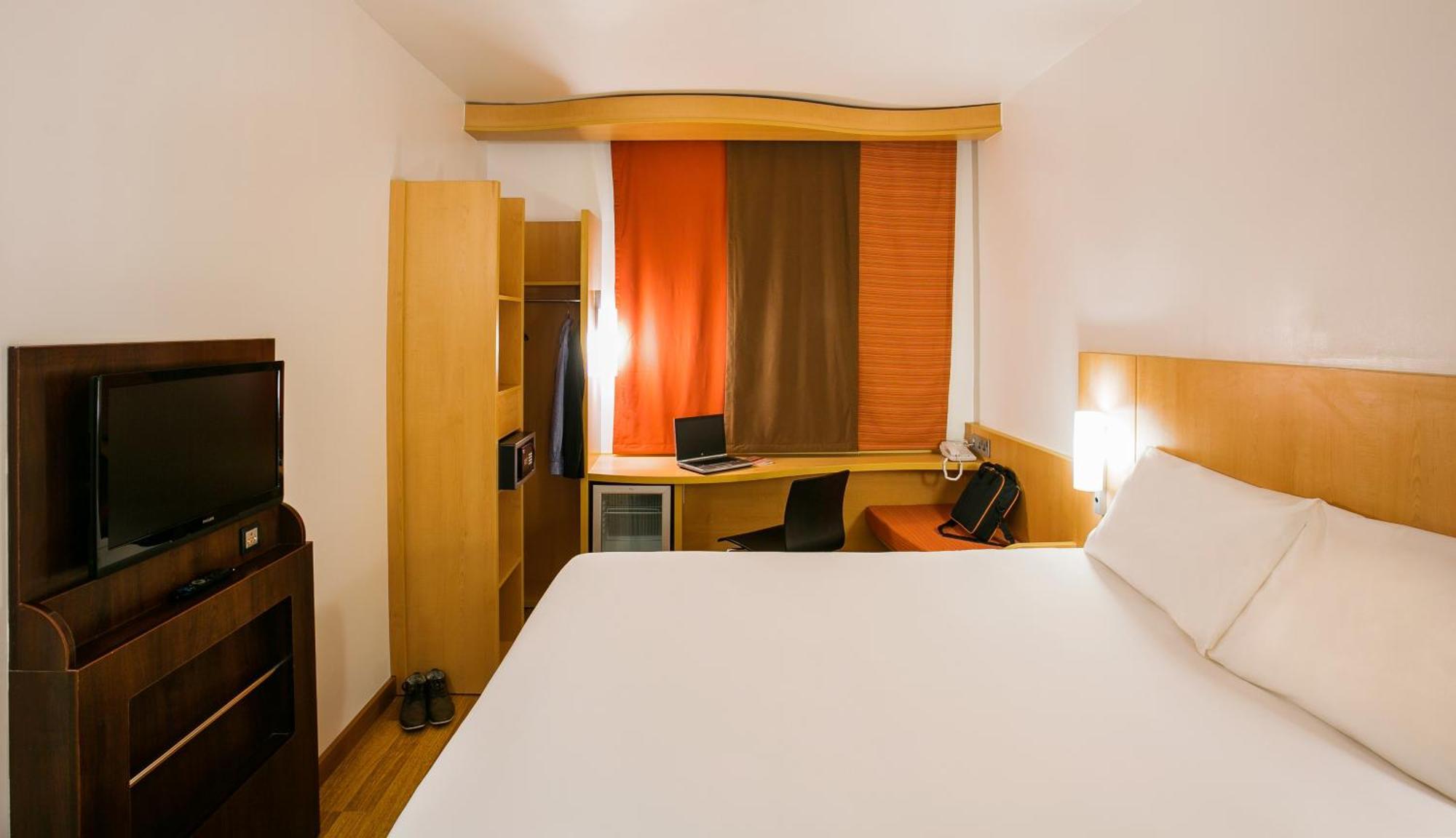 Standard Double Room,405048810:JPEG
