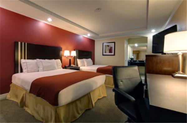 Queen Room with Two Queen Beds - Non-Smoking