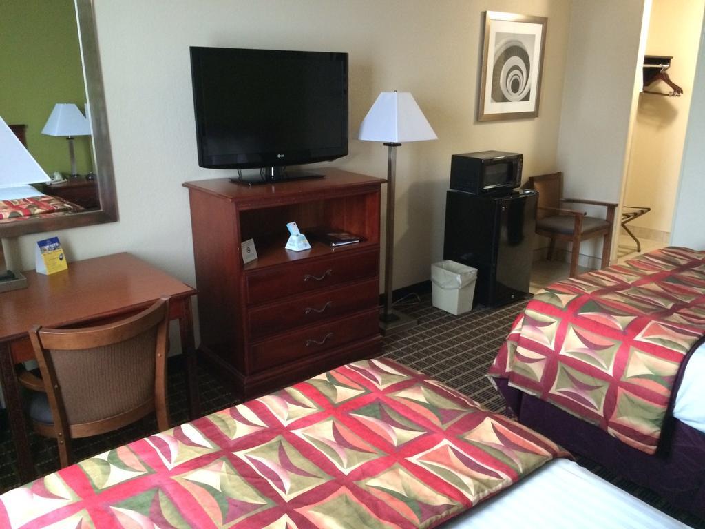 Double Room with Two Double Beds - Non-Smoking