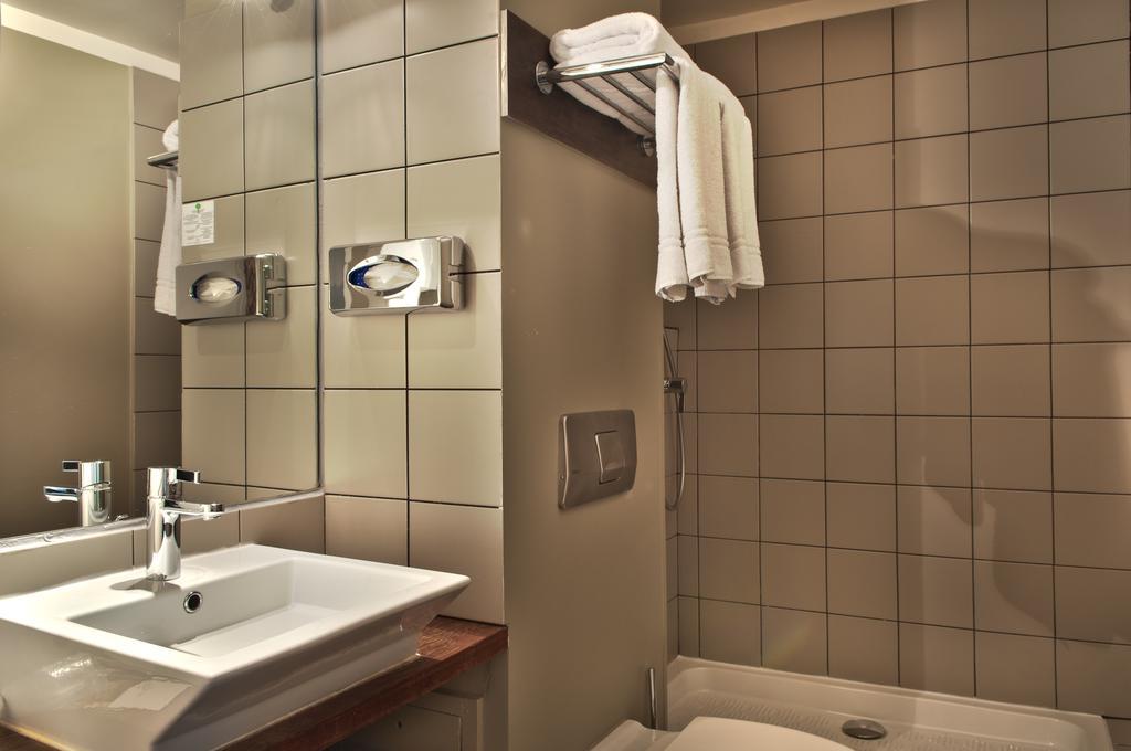 Quarto Superior com Cama de Casal ou 2 de Solteiro