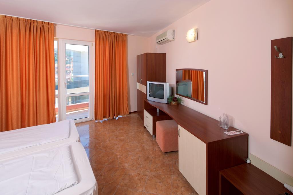 Double Room with Balcony,197760979:JPEG