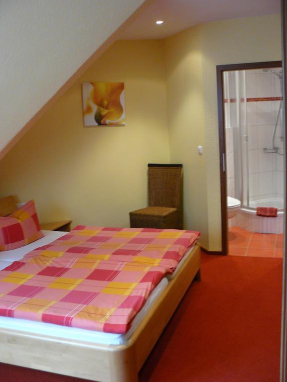 Driepersoonskamer met Eigen Badkamer
