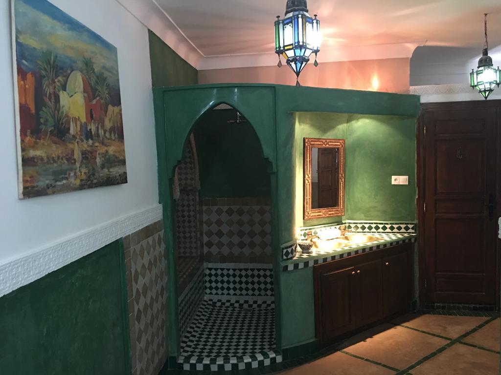 Amboseli Family Room,408529578:JPEG