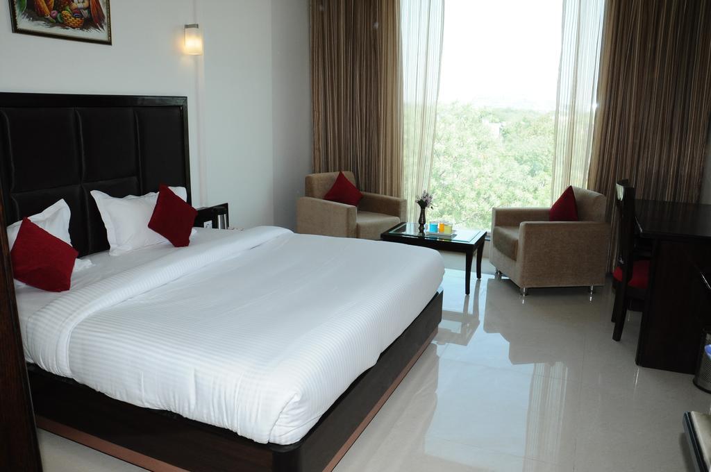 Deluxe Double or Twin Room