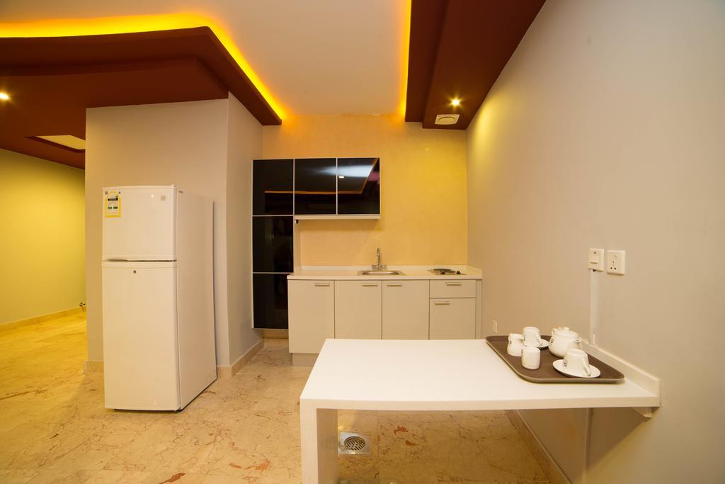 Deluxe One-Bedroom Apartment