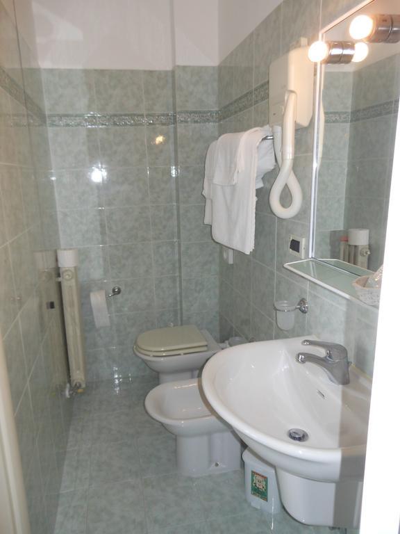 Small Double or Twin Room with Lake View