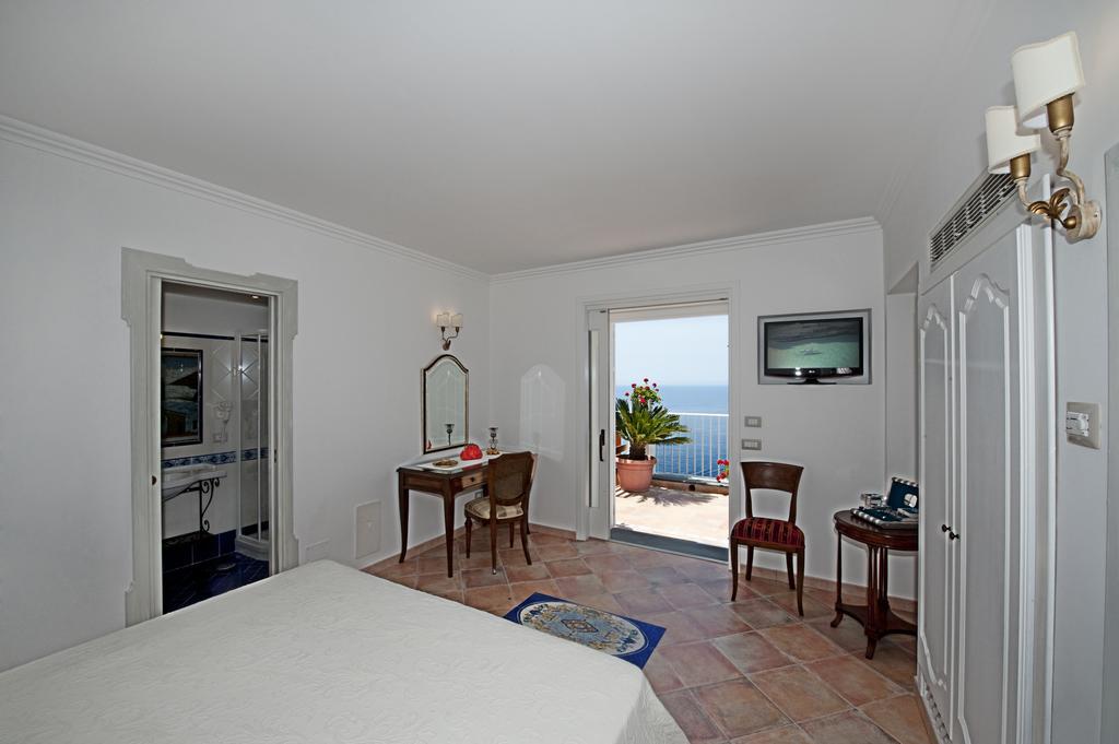 Two-Bedroom Apartment with Terrace and Sea View