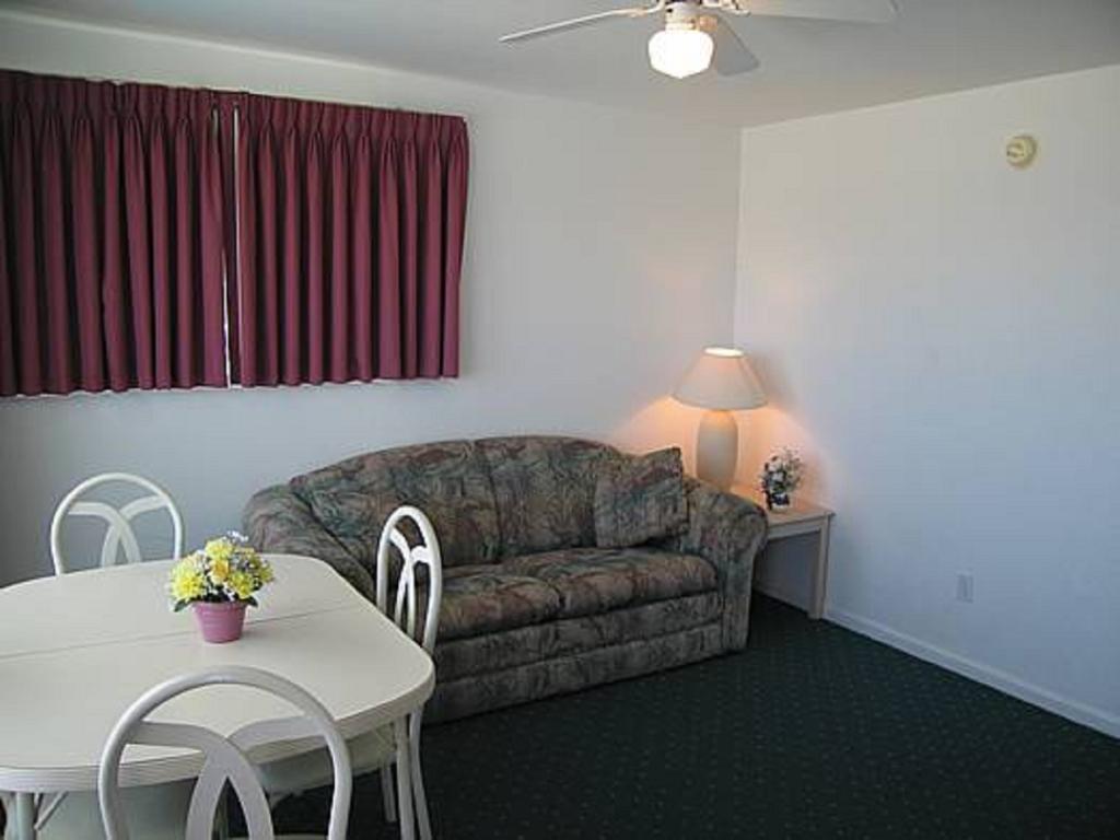 Ocean Front One Bedroom Suite and Kitchenette