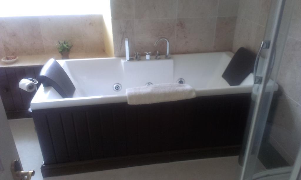 Double or Twin Room with Private External Bathroom