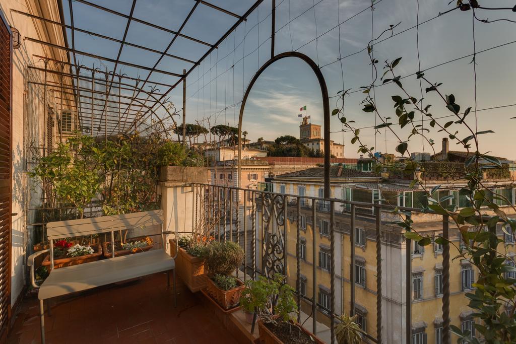 Deluxe Two-Bedroom Penthouse Apartment Terrace,205807651:JPEG