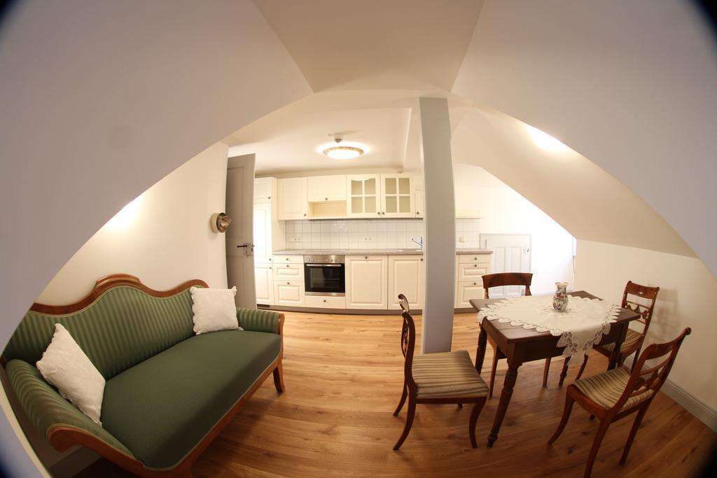 Suite Terrace,205955446:JPEG