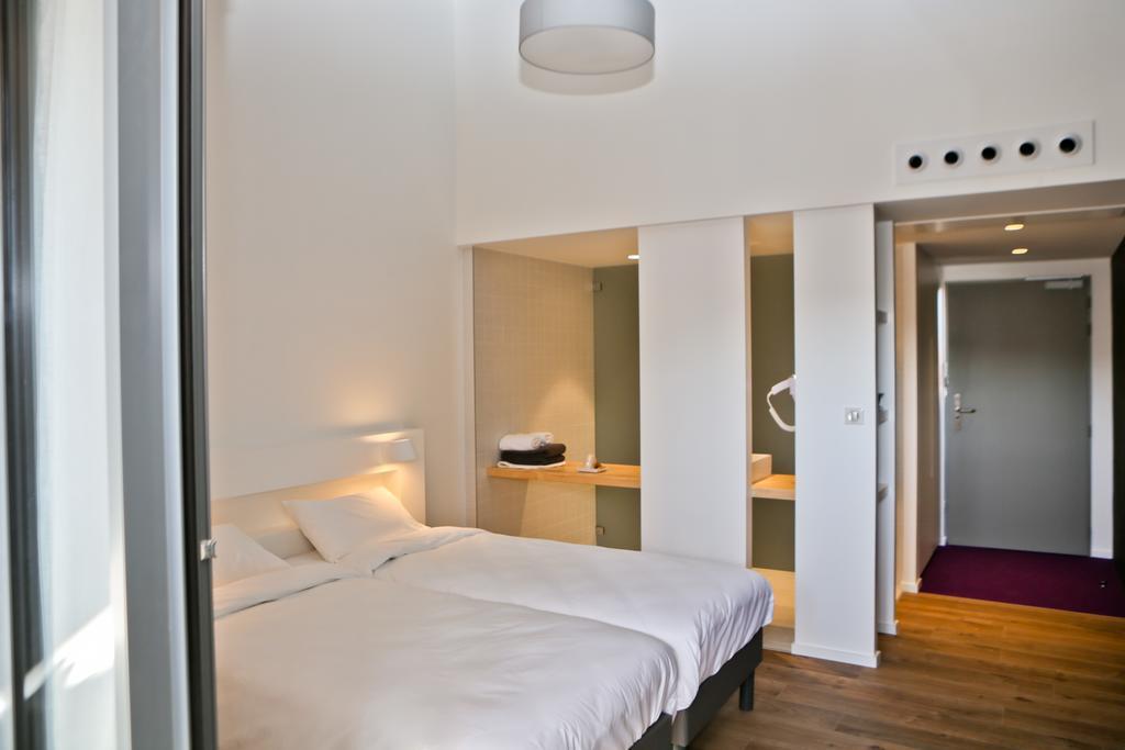 Twin Room with Shower