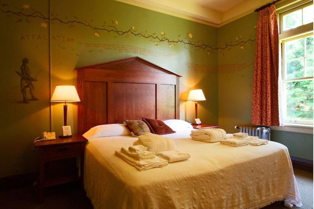 Queen Room with Shared Bathroom