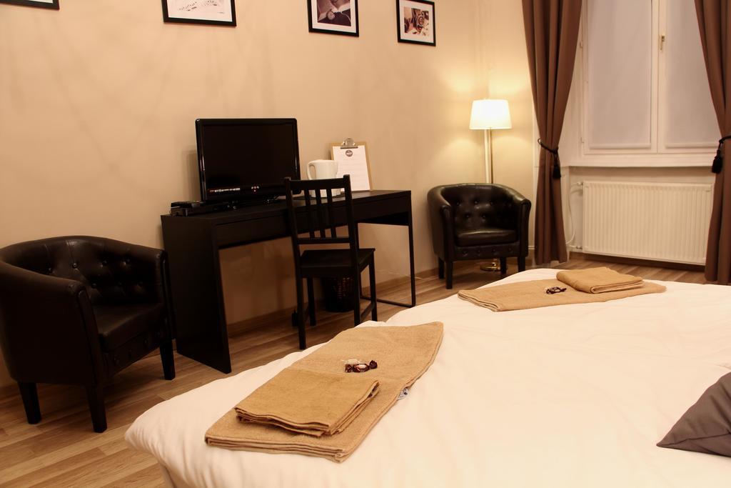 Deluxe Double Room Bath,206638192:JPEG
