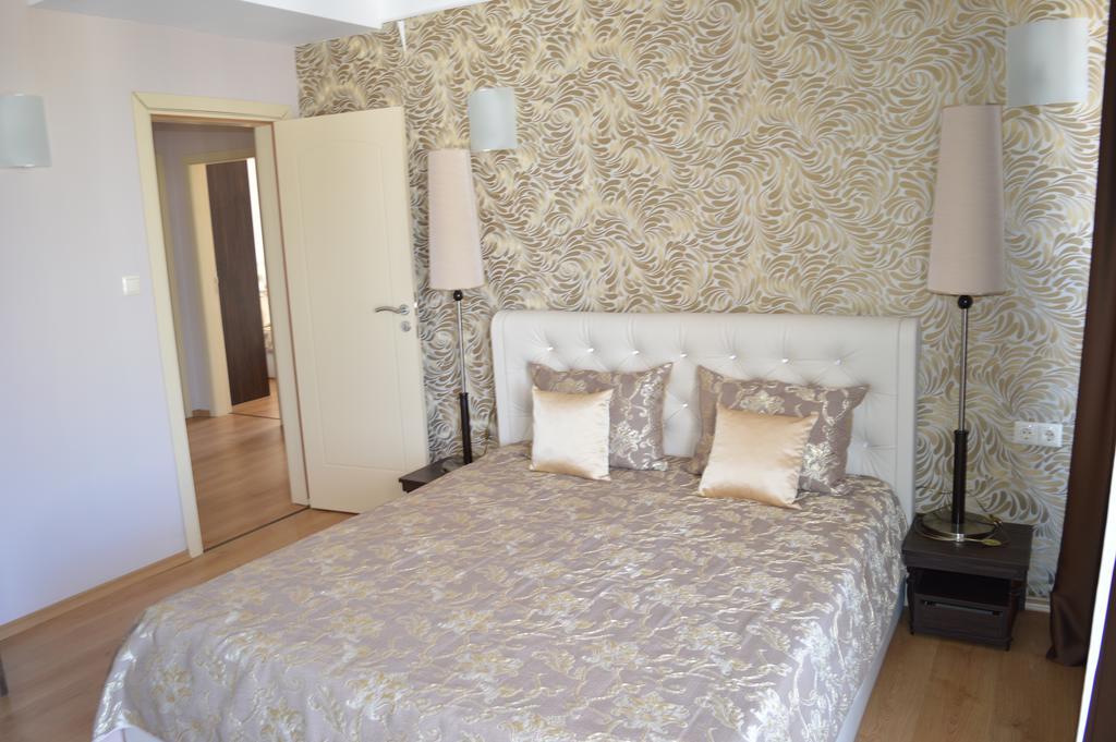 Deluxe One-Bedroom Apartment,209271535:JPEG