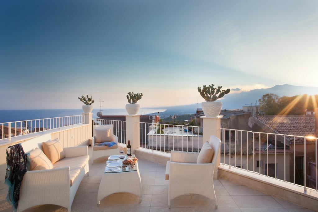 Apartamento de 1 dormitorio con terraza y vistas al mar