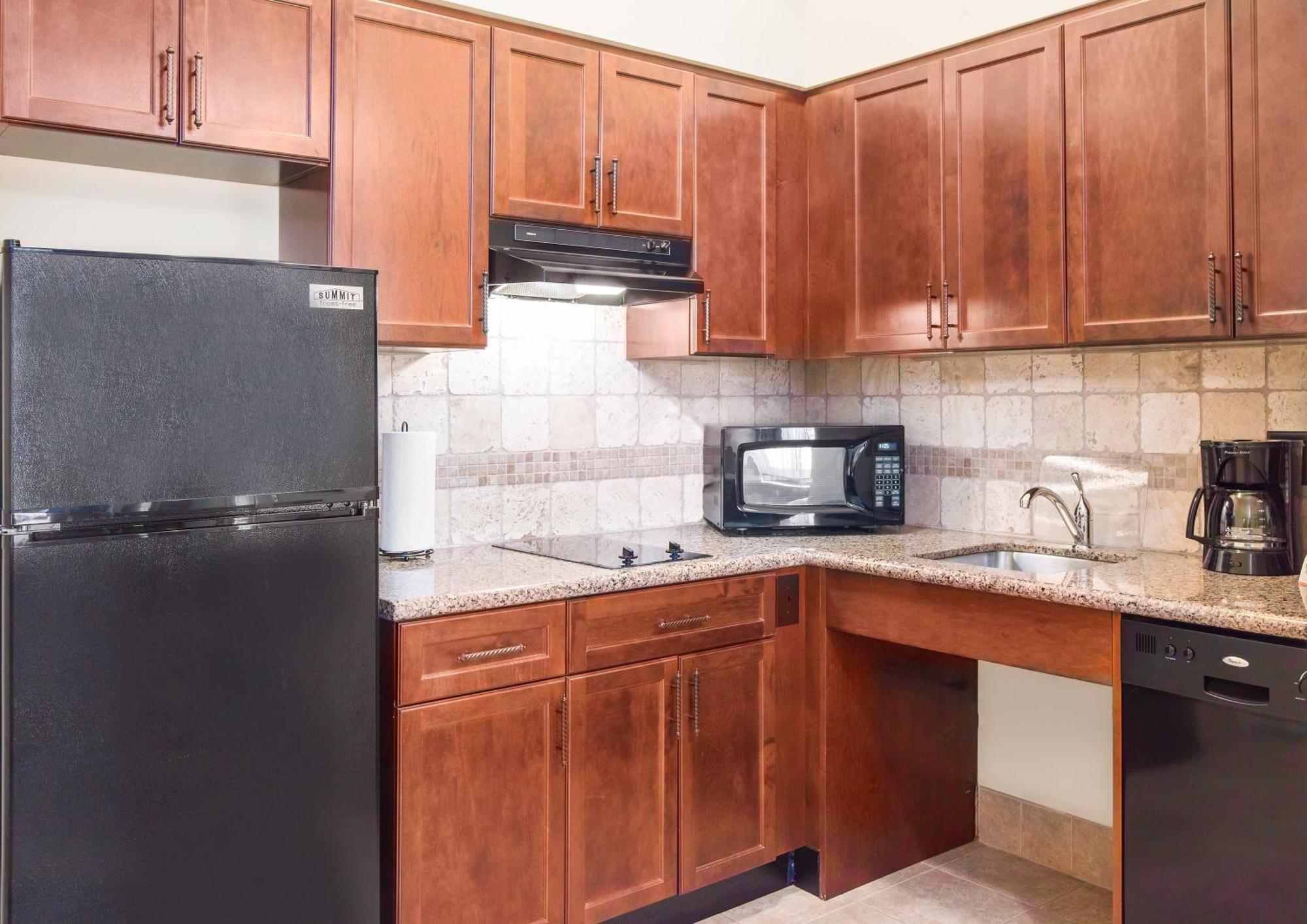One-Bedroom Suite with Two Queen Beds - Non-Smoking