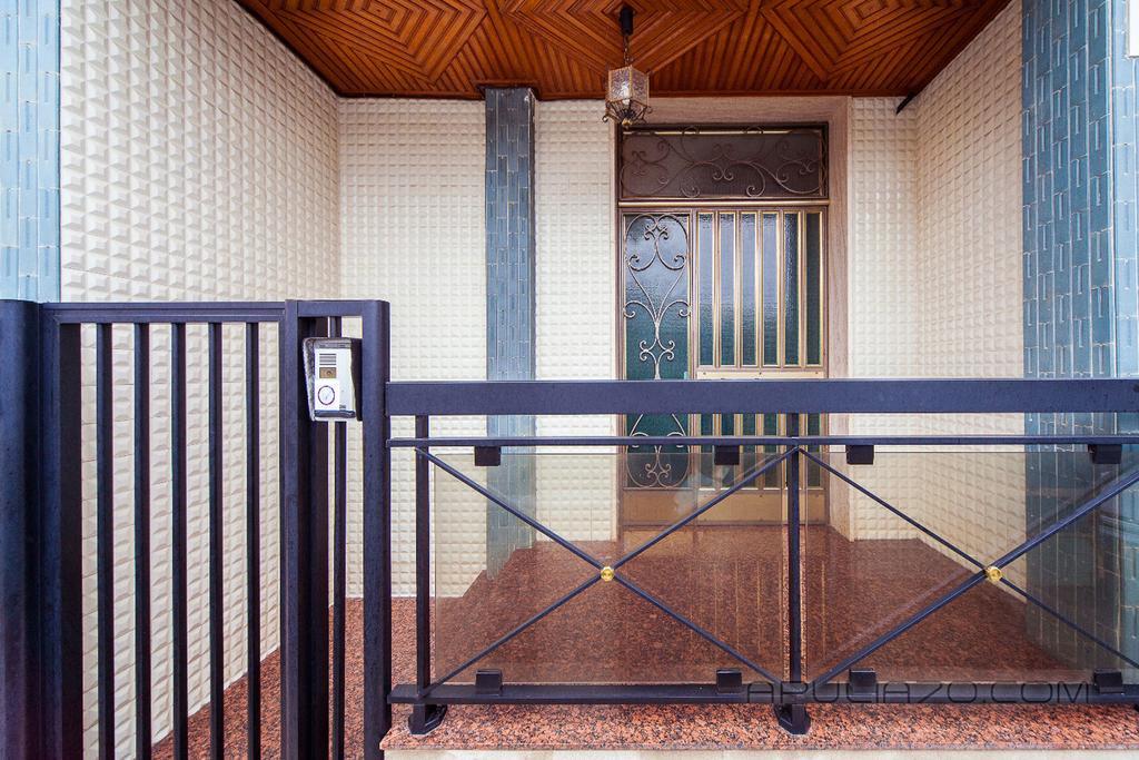 Deluxe Four-Bedroom Apartment