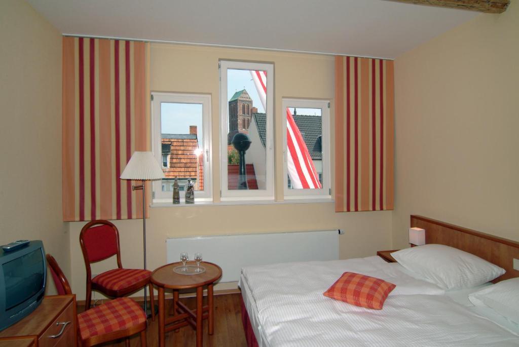 Standard Double or Twin Room,1580660983:JPEG