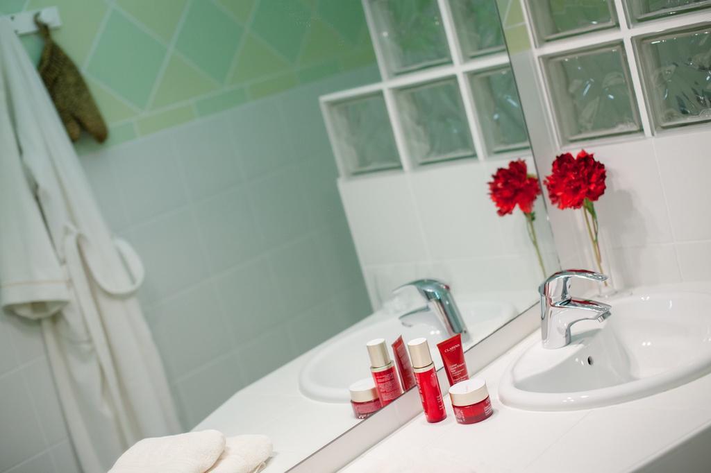 Chambre Triple (2 Adultes & 1 Enfant)