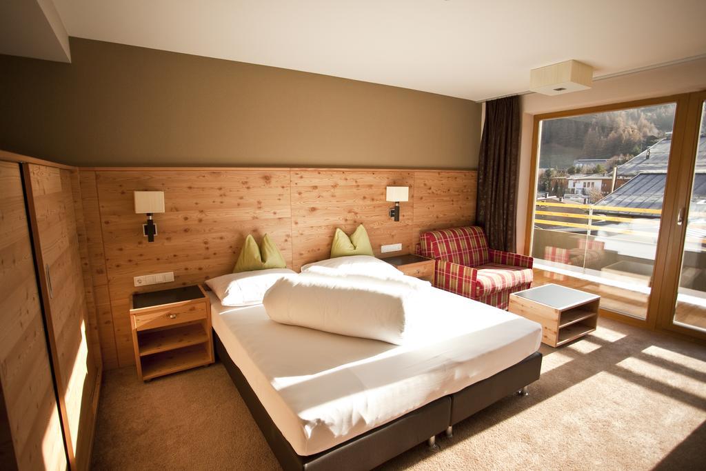Superior Double Room with Balcony,215822228:JPEG