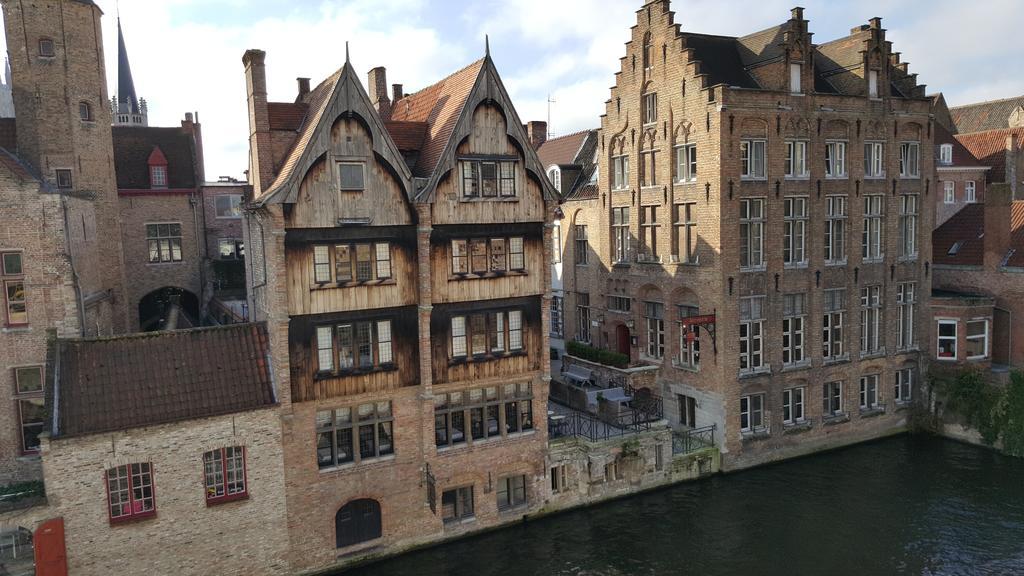 Junior Suite with Canal View