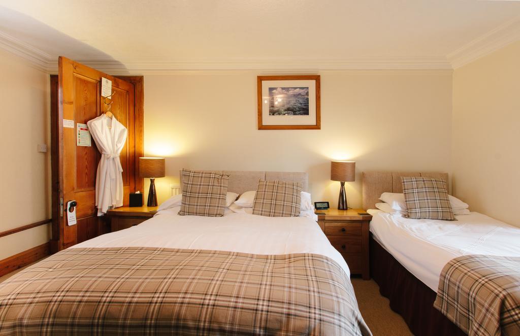 Superior Twin Room with Private External Bathroom