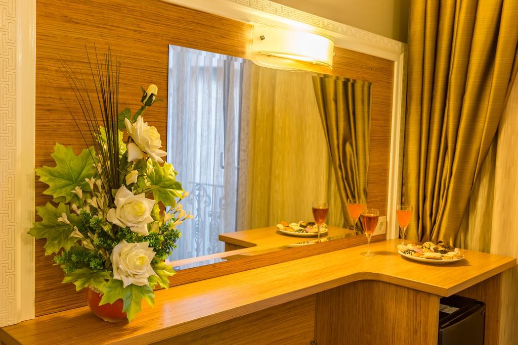 Standard Double or Twin Room,216225656:JPEG