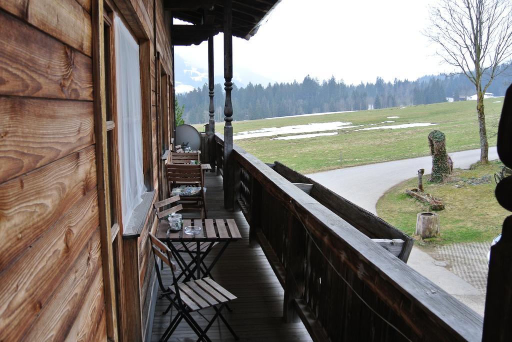Dreibettzimmer mit Balkon