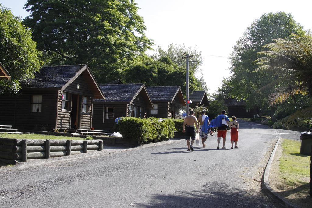 Standard Log Cabin with Shared Bathroom