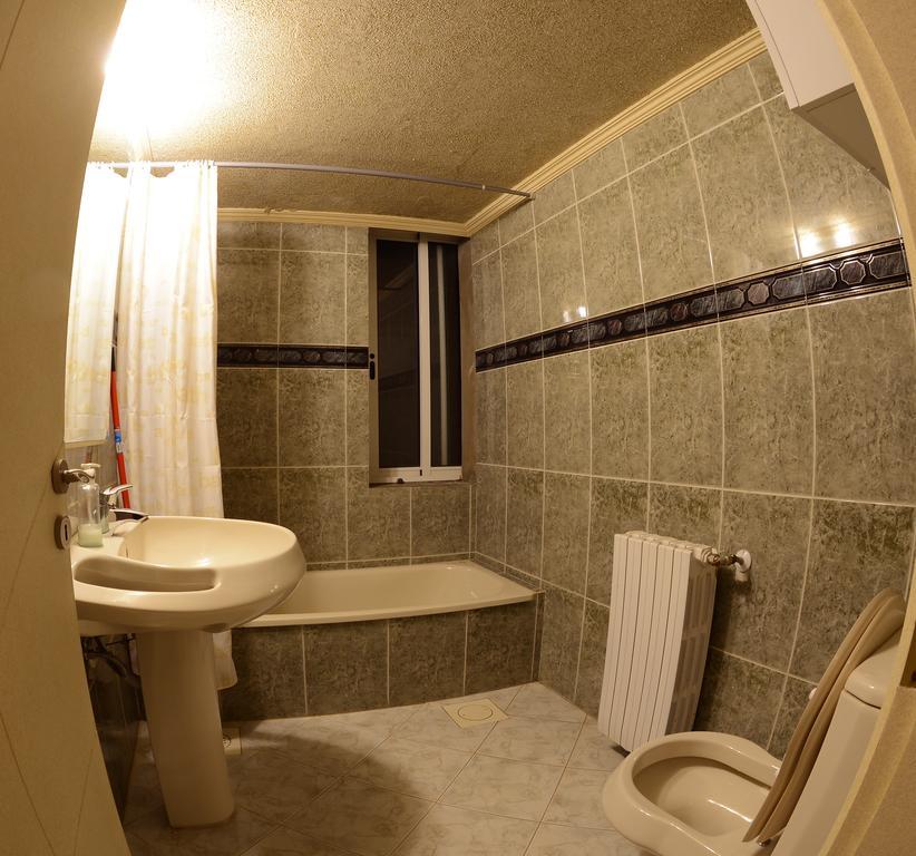 Deluxe One-Bedroom Apartment