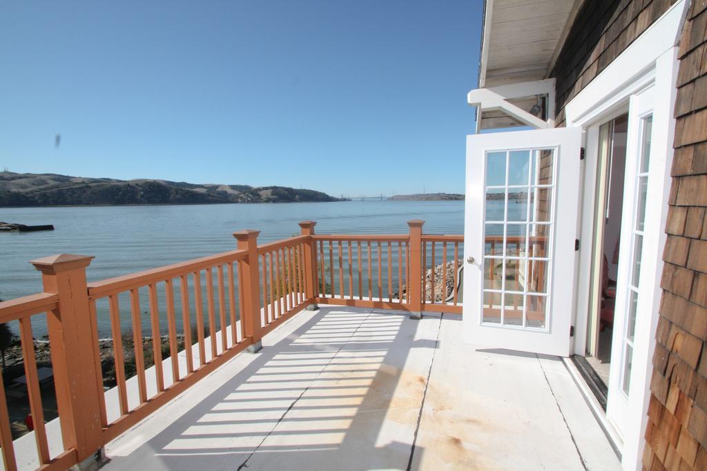 Queen Suite with Sea View