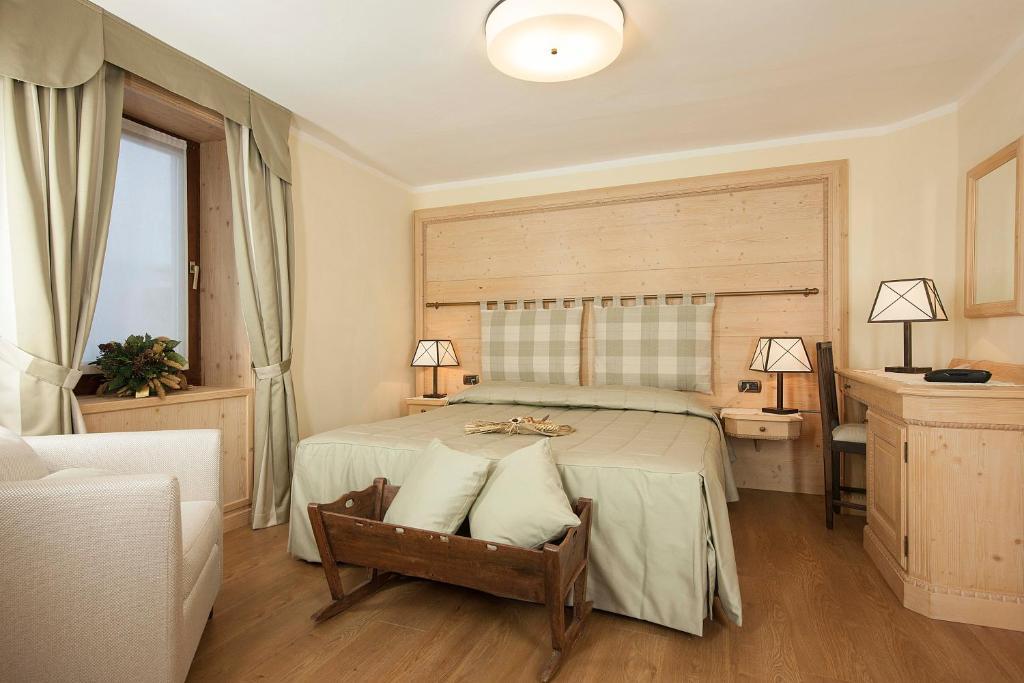 Suite with Mountain View