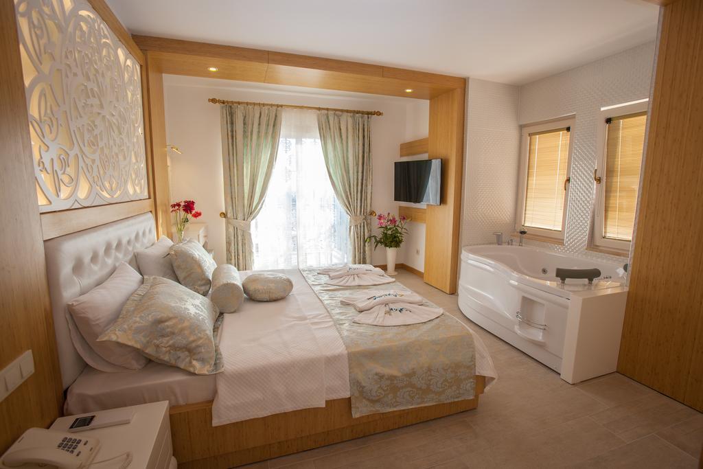 Deluxe Çift Kişilik Oda - Spa Küvetli