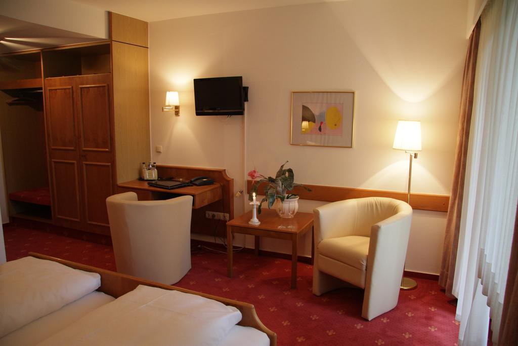 Doppelzimmer mit Balkon