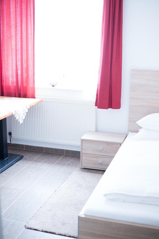 Kamar Single
