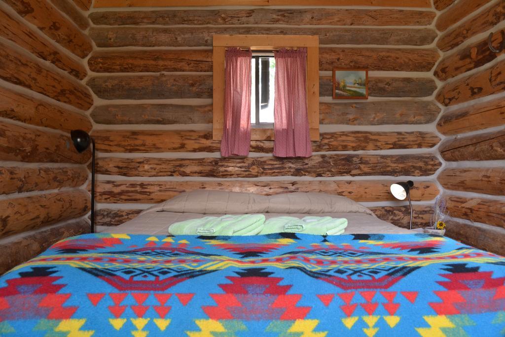 cabin 2 # queen bed