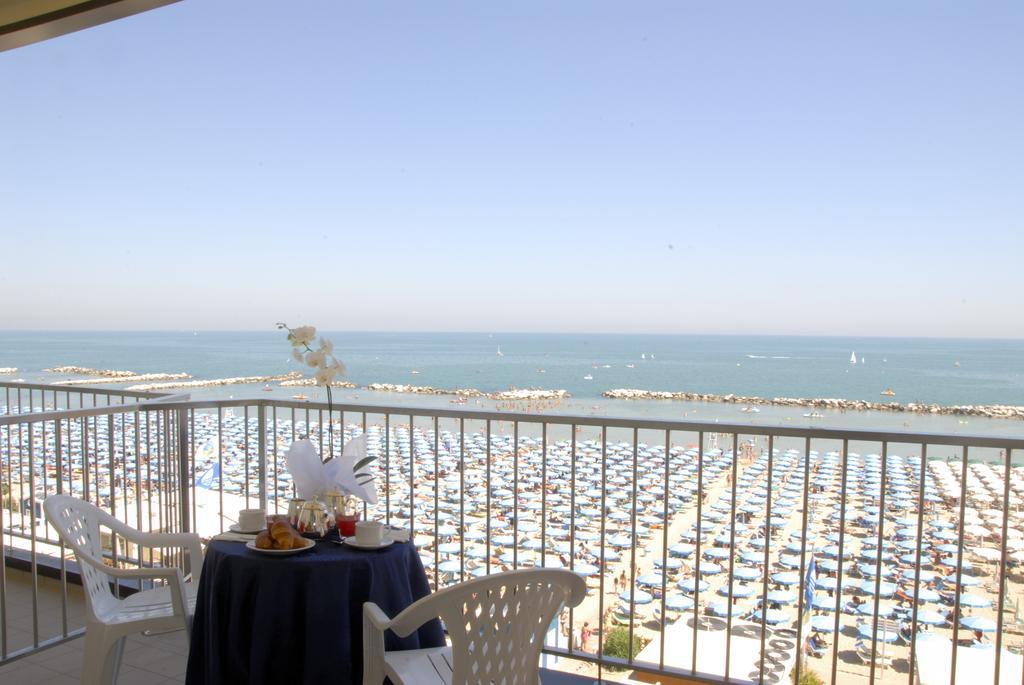 Family Room with Sea View